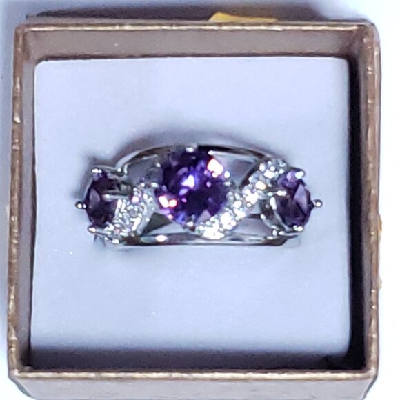 925 Ring w/Purple Cz's - Picture 2 of 2